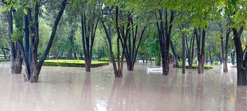 Tromba inunda a la ciudad de Durango