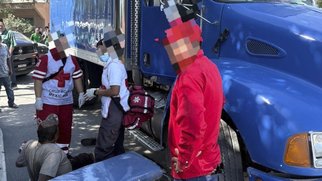 Tráiler embiste a adulto mayor en el Centro de Gómez Palacio