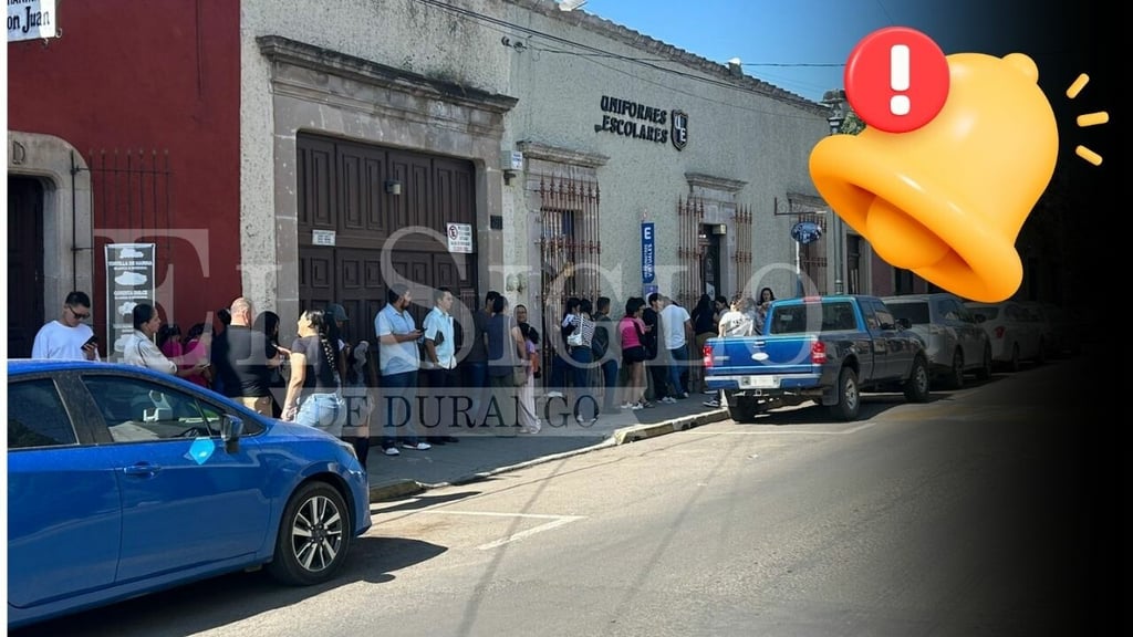 Negocios de venta de uniformes escolares registran largas filas en Durango