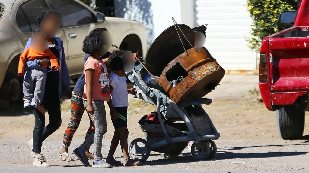 Pobreza. Son historias del hambre entre familias pobres; los niños son quienes más padecen este problema en la zona urbana de Durango.