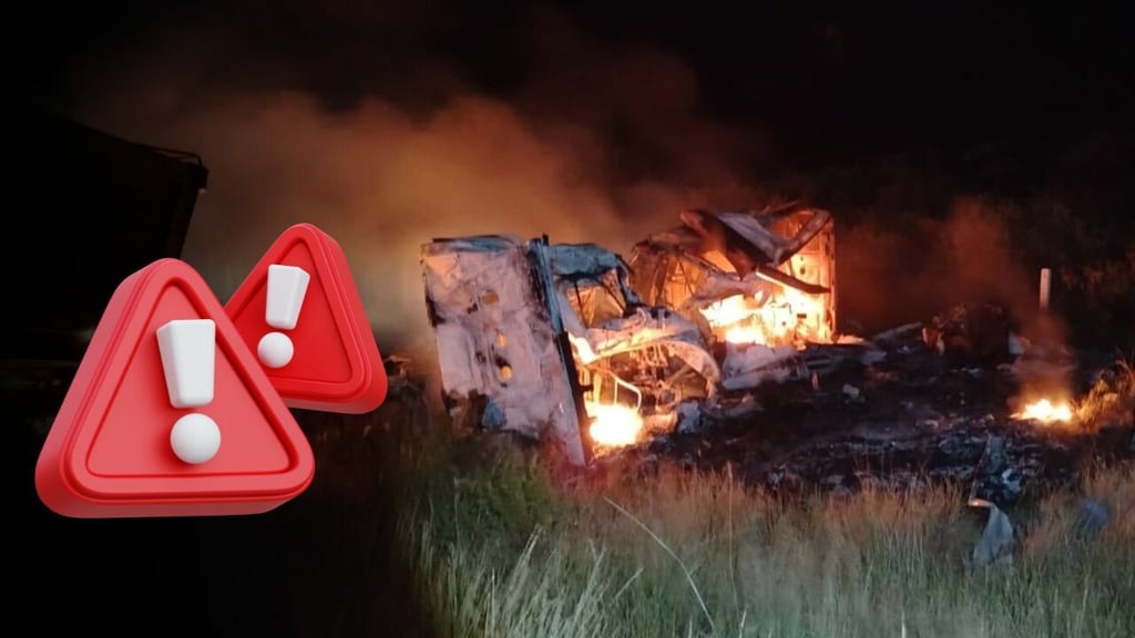Choque entre tráileres deja un muerto en Cuencamé; ambas unidades se incendiaron