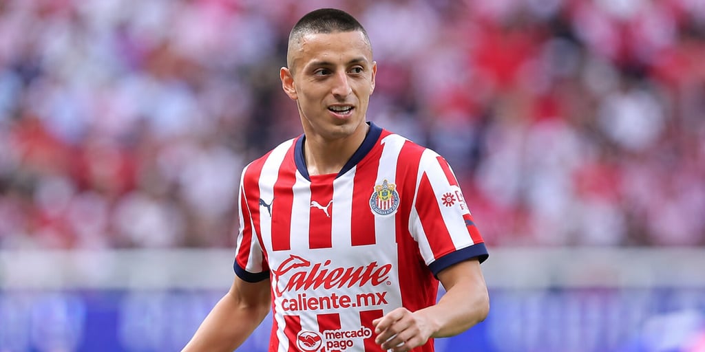 Alvarado sostiene el pulso ofensivo de Chivas