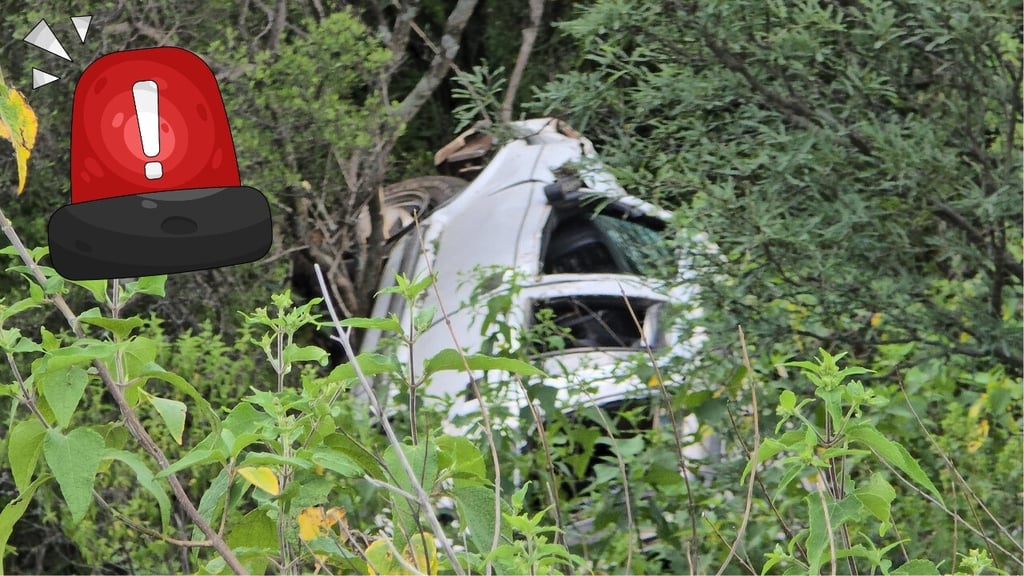 Identifican a joven que murió tras volcar en carretera a Mezquital
