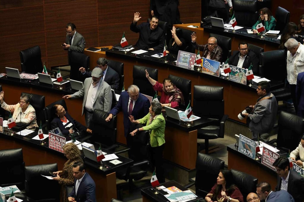 Avala el Senado 'Ley antimemes'