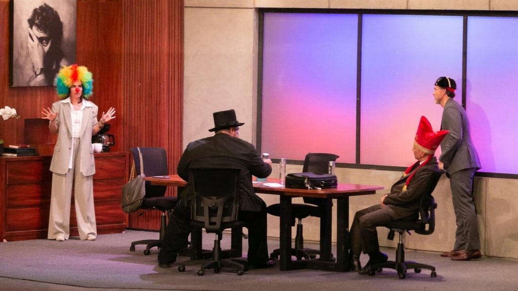 Reflexión y comedia, así fue el mensaje de la puesta en escena 'El método Grönholm' en Durango
