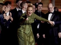 Adele steals all Grammys from Beyonce