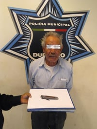 Anciano agrede a joven