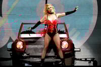 1981: Nacimiento de Britney Spears, reconocida cantante, bailarina, compositora, modelo y actriz estadounidense