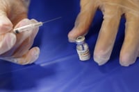 Cofepris otorga registro a vacunas de Pfizer y Moderna anti-covid-19