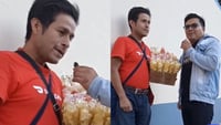 VIDEO: Captan a exvocalista de Grupo Bryndis vendiendo papas en la calle