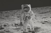 Estudian el polvo lunar para reducir su impacto en misiones y en la salud de astronautas