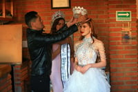Paola Rivas recibe corona de Mexicana Universal Durango