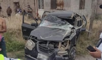 Fuerte accidente vial frente al ejido Cuba de Gómez Palacio deja una mujer lesionada