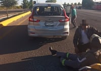 Motociclista se impactó atrás de un vehículo en Gómez Palacio
