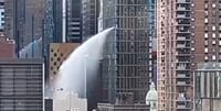 VIDEO: Captan cascada de agua en rascacielos de Manhattan