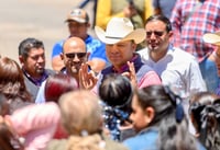 Cumple Gobernador compromisos con habitantes de Pueblo Nuevo
