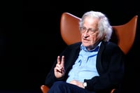 ¿Muerte de Noam Chomsky? La 'fake news' en la que cayó el mundo