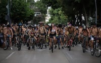 Cerca de 500 ciclistas protestaron desnudos en Jalisco | VIDEO