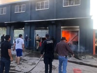 Fuego consumió una mueblería en el municipio de Ocampo