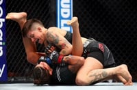 Detienen combate femenil en UFC después de una aparatosa herida | VIDEO