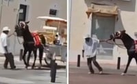 Captan a conductor de calesa pegándole a un caballo en Mérida | VIDEO
