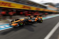 McLaren se lleva la clasificación y 'Checo' se estrella | VIDEO