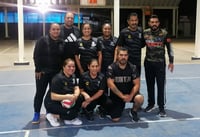 Brillan en la Liga Empresarial de Voleibol