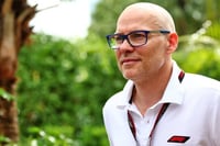 Jaques Villeneuve defiende a 'Checo'