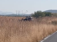 Vuelca camioneta por la carretera Francisco Zarco