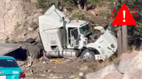 Se accidenta tráiler en tramo ‘congelado’ de la autopista Durango-Mazatlán