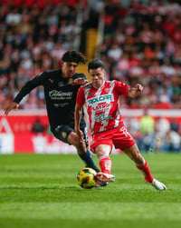 Necaxa derrota a Chivas