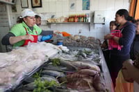 Toman muestras a 14 establecimientos por temporada de Cuaresma en Durango