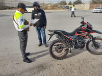 Implementan en Gómez taller para motociclistas infractores