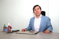 Dr. Alberto Saucedo, reumatólogo
