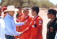 Espacios deportivos y comedores comunitarios para el campo, con Toño Ocha