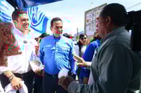 PAN nacional camina con Toño Ochoa y las familias duranguenses 