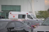 Ambulancias en Durango, retenidas horas en hospitales 