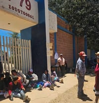 Por falta de personal, cierran secundaria en La Guajolota; exigen que autoridades den solución