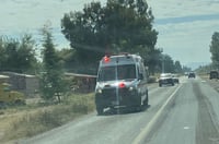 Motociclista se estrelló con una vaca; es atendido en el IMSS de Durango
