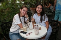 En el café