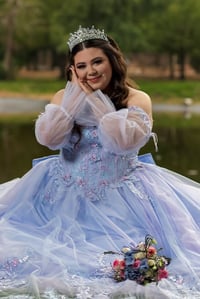 Danna Michelle celebra sus XV años