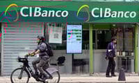 Detectan fugas de capital en bancos 
