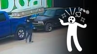 ¡Increíble!, sujeto camina cargando ataúd por calles de Durango | VIDEO