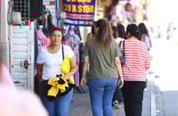 'Obstruyen calles con puestos', denuncia regidora