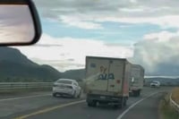 Conductor pone en riesgo a familias en la Panamericana; nadie respondió al 911 | VIDEO