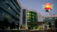 Mujer es hospitalizada tras ser agredida por su nieto adolescente en la Luis Echeverría