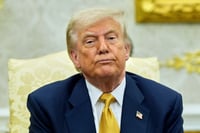 Se desploma aprobación de Trump a 40% por manejo de redadas migratorias