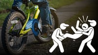 Hombre corre y se esconde en casa, mientras sujetos secuestran a su hijo de 7 años | VIDEO 