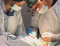 El Dr. Manuel Ignacio Vejarano Restrepo reconocido en México por su labor humanitaria tras 11 000 cirugías de catarata y 350 trasplantes de córnea