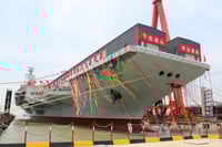 En plena rivalidad con EU, China muestra su 'músculo' naval con el nuevo portaaviones Fujian
